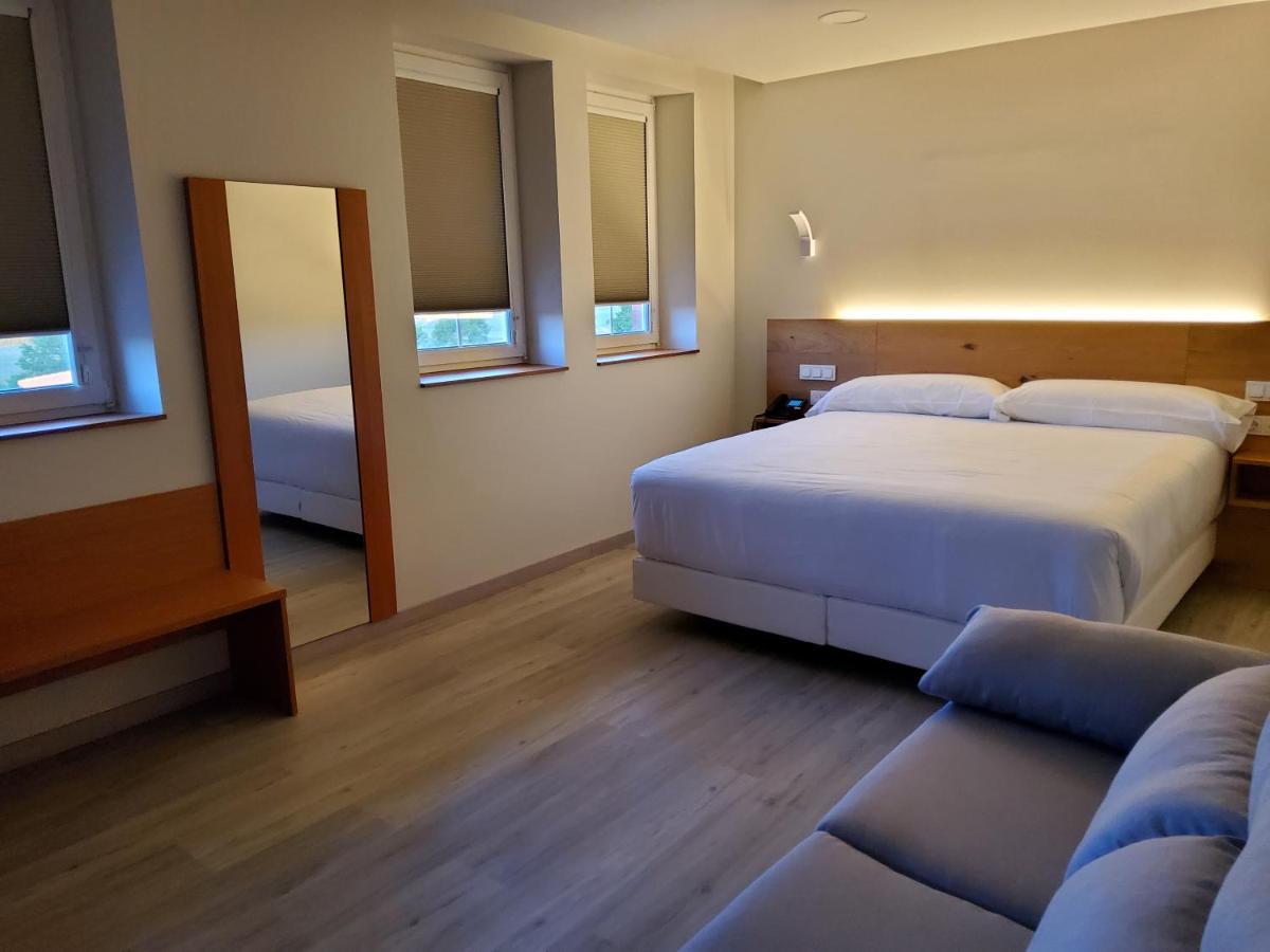 Hotel Marqués de Aguilar Aguilar de Campóo Esterno foto